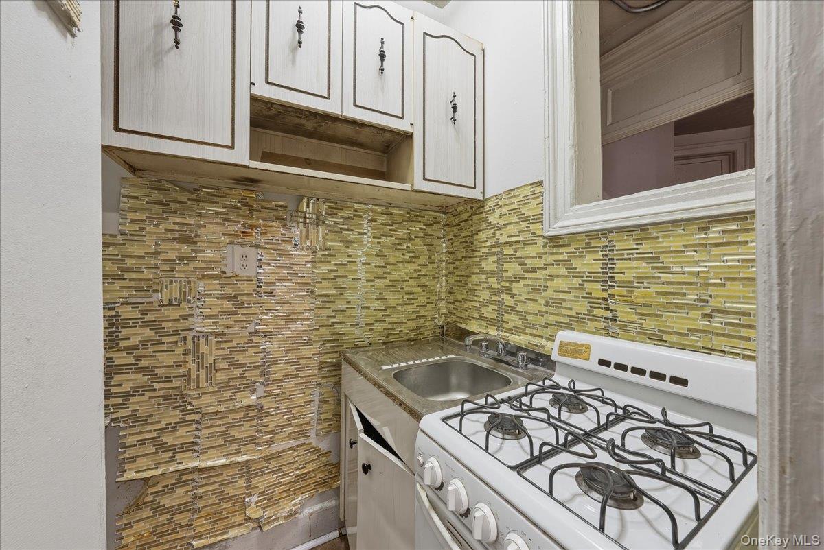 Coop 156th  Manhattan, NY 10032, MLS-921206-6