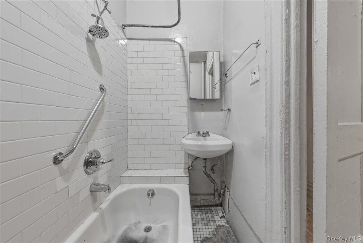 Coop 156th  Manhattan, NY 10032, MLS-921206-7