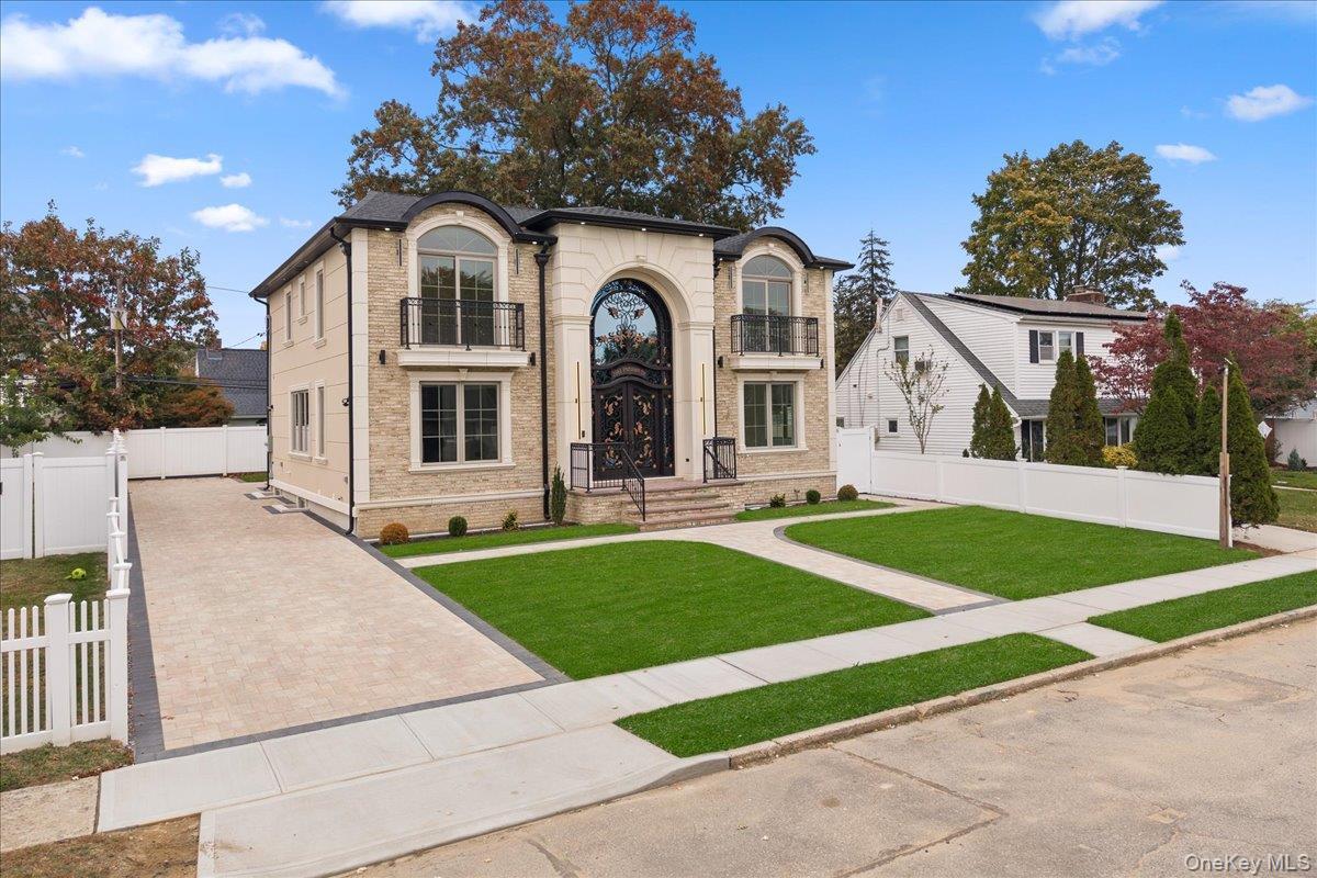 Single Family Putnam Nassau County, NY 11554, MLS-921226-2