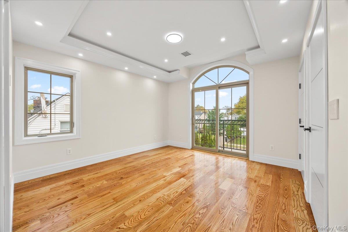 Single Family Putnam Nassau County, NY 11554, MLS-921226-26