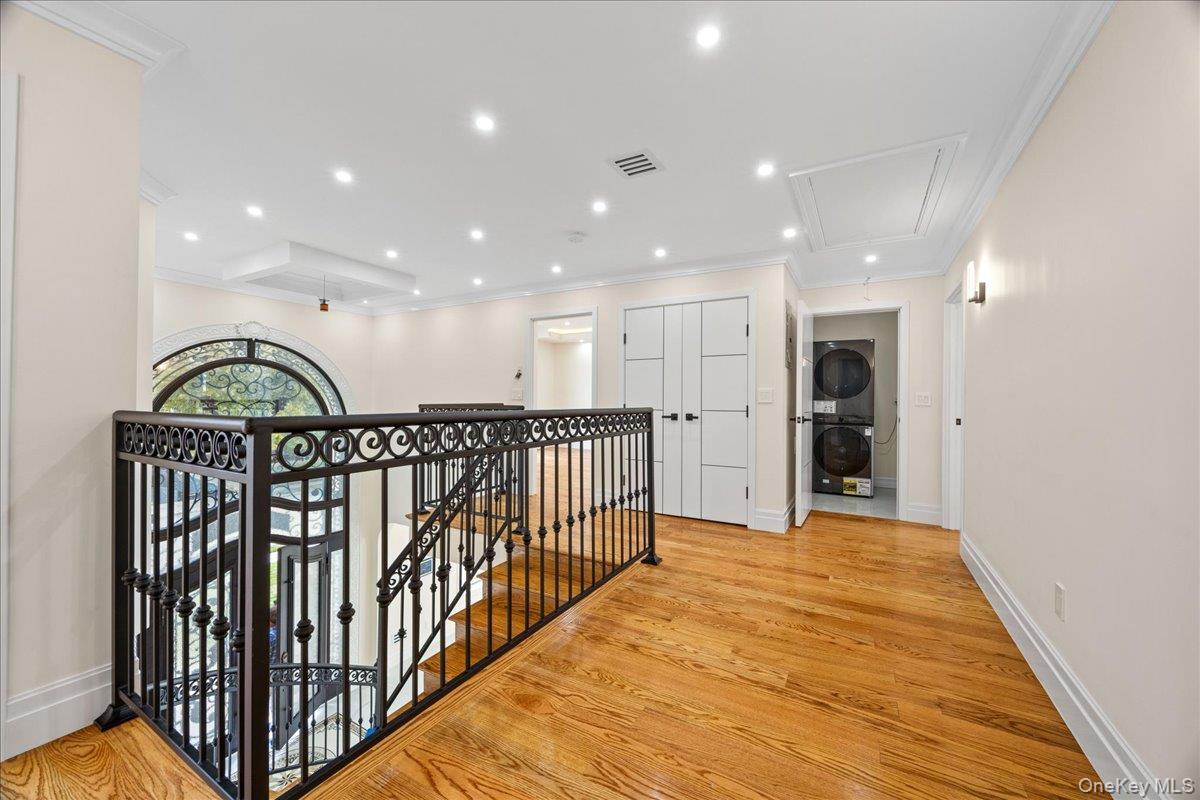 Single Family Putnam Nassau County, NY 11554, MLS-921226-29