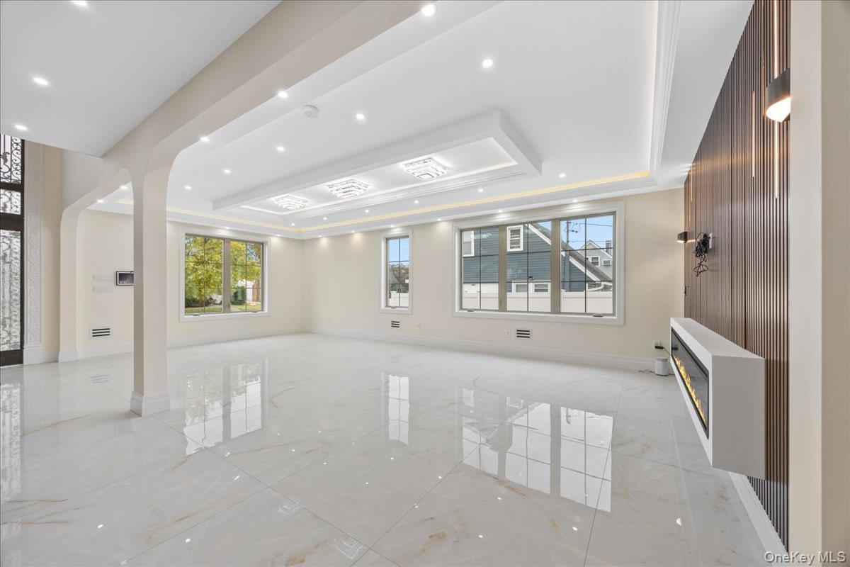 Single Family Putnam Nassau County, NY 11554, MLS-921226-4