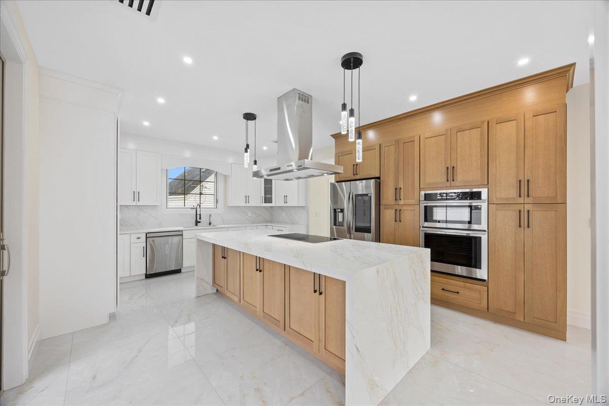 Single Family Putnam Nassau County, NY 11554, MLS-921226-7