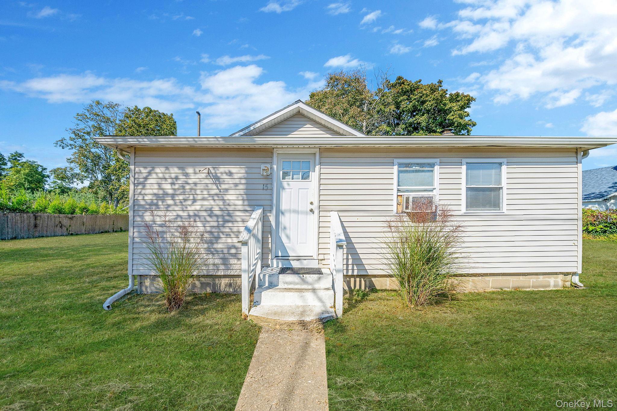 Single Family Sayville  Suffolk County, NY 11951, MLS-921230-2