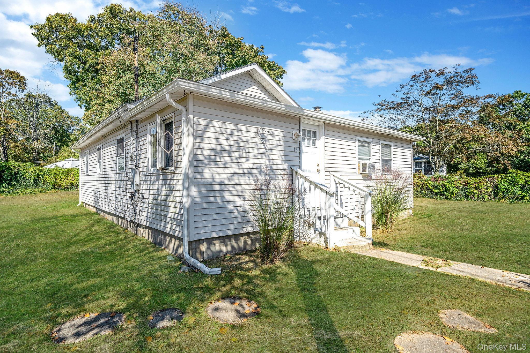 Single Family Sayville  Suffolk County, NY 11951, MLS-921230-4