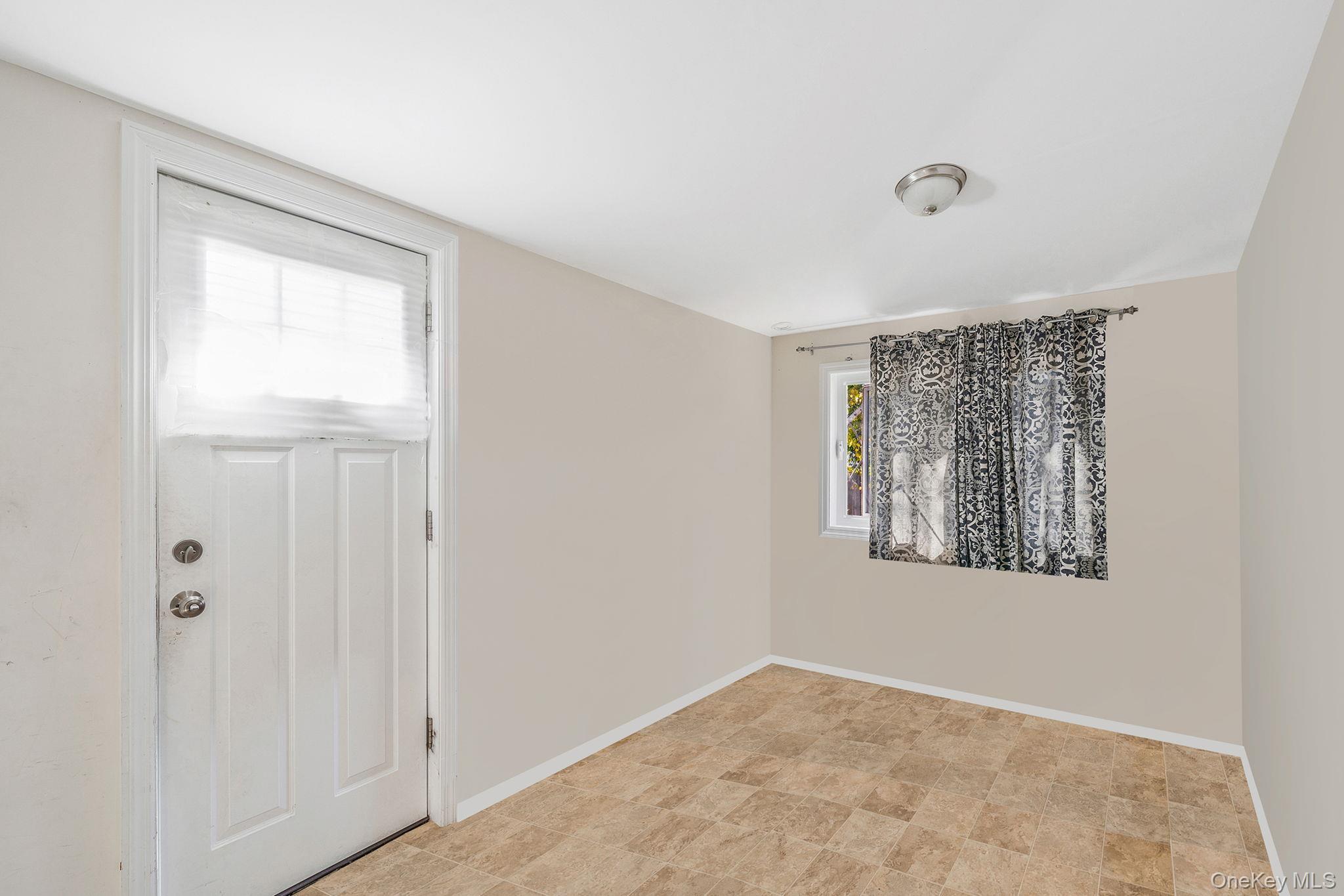 Single Family Sayville  Suffolk County, NY 11951, MLS-921230-5