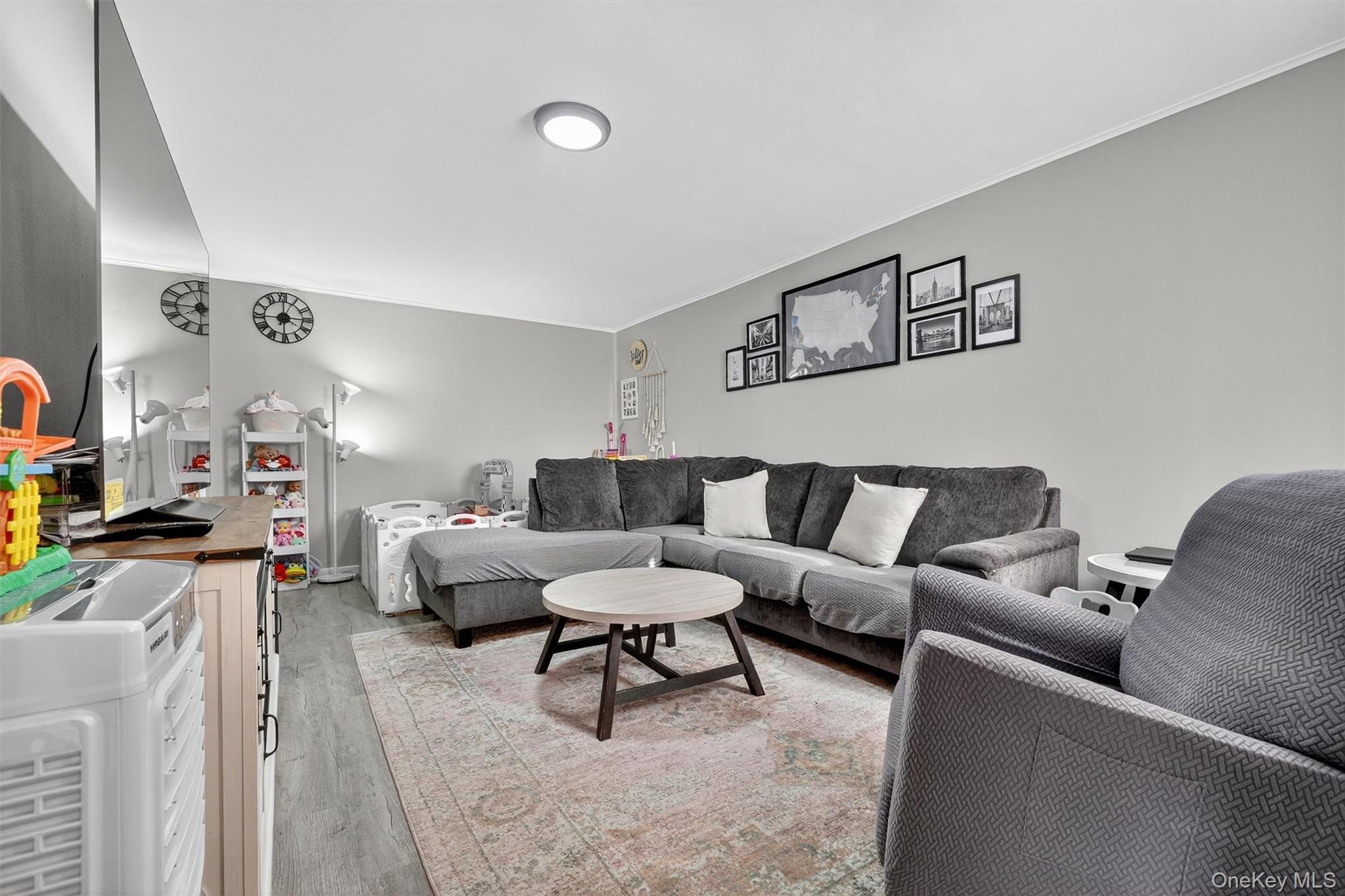 Single Family Tomlinson  Bronx, NY 10461, MLS-921244-10