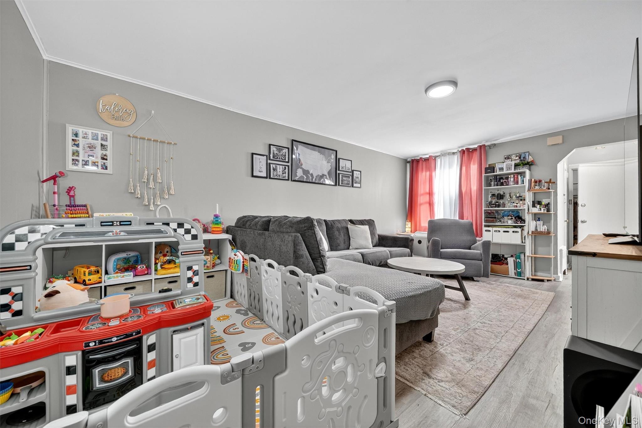 Single Family Tomlinson  Bronx, NY 10461, MLS-921244-13