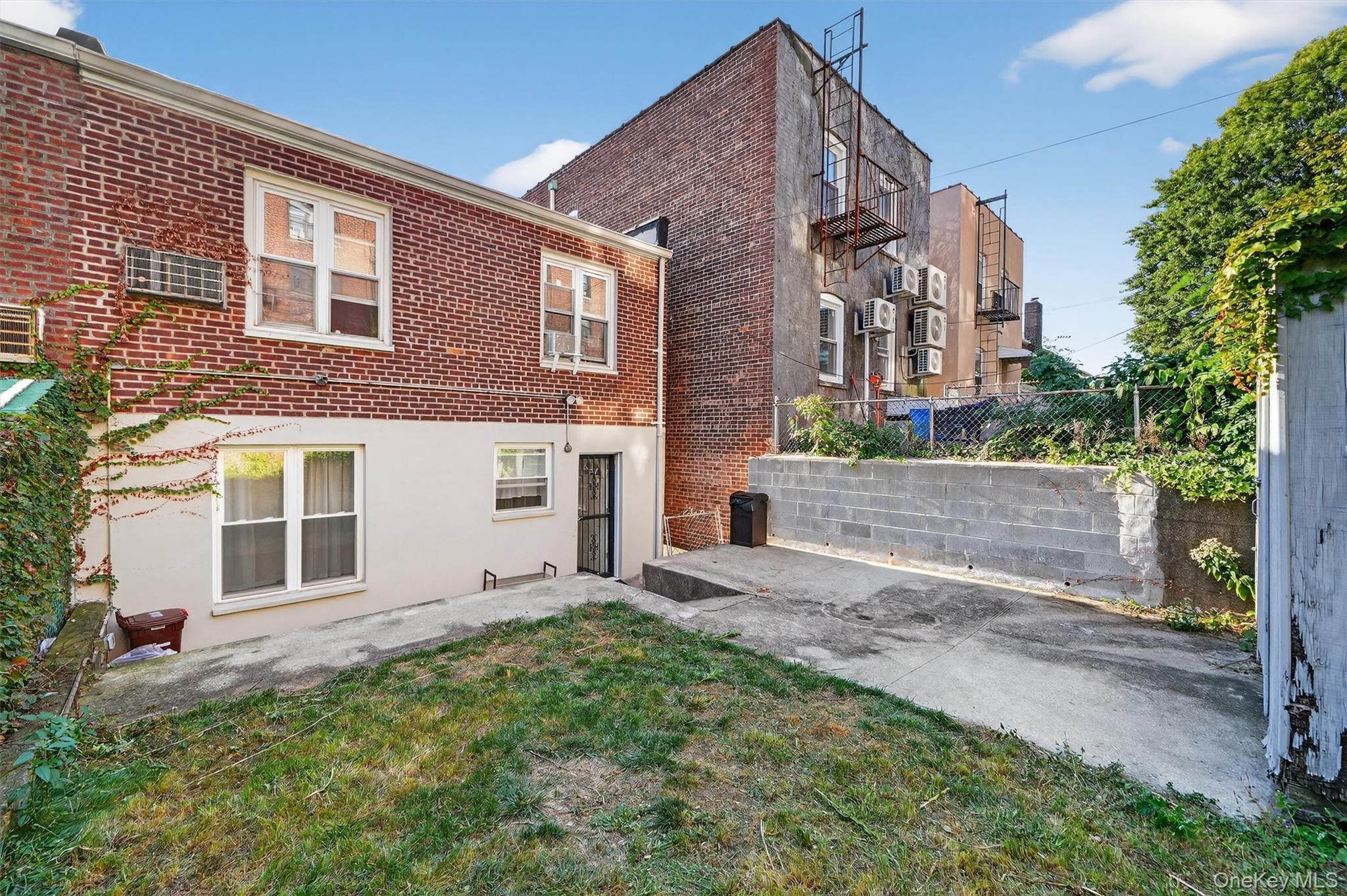 Single Family Tomlinson  Bronx, NY 10461, MLS-921244-21