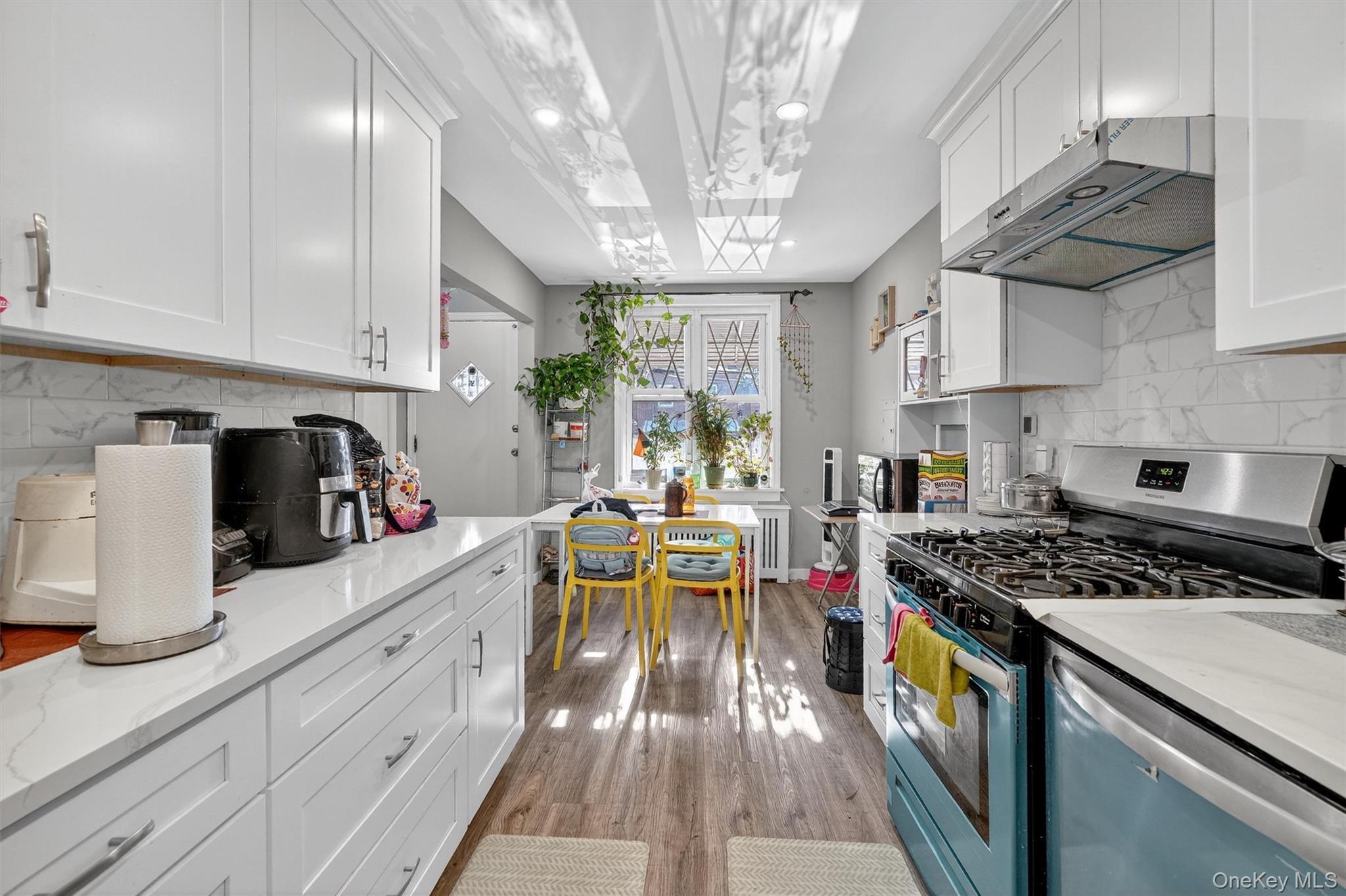 Single Family Tomlinson  Bronx, NY 10461, MLS-921244-34