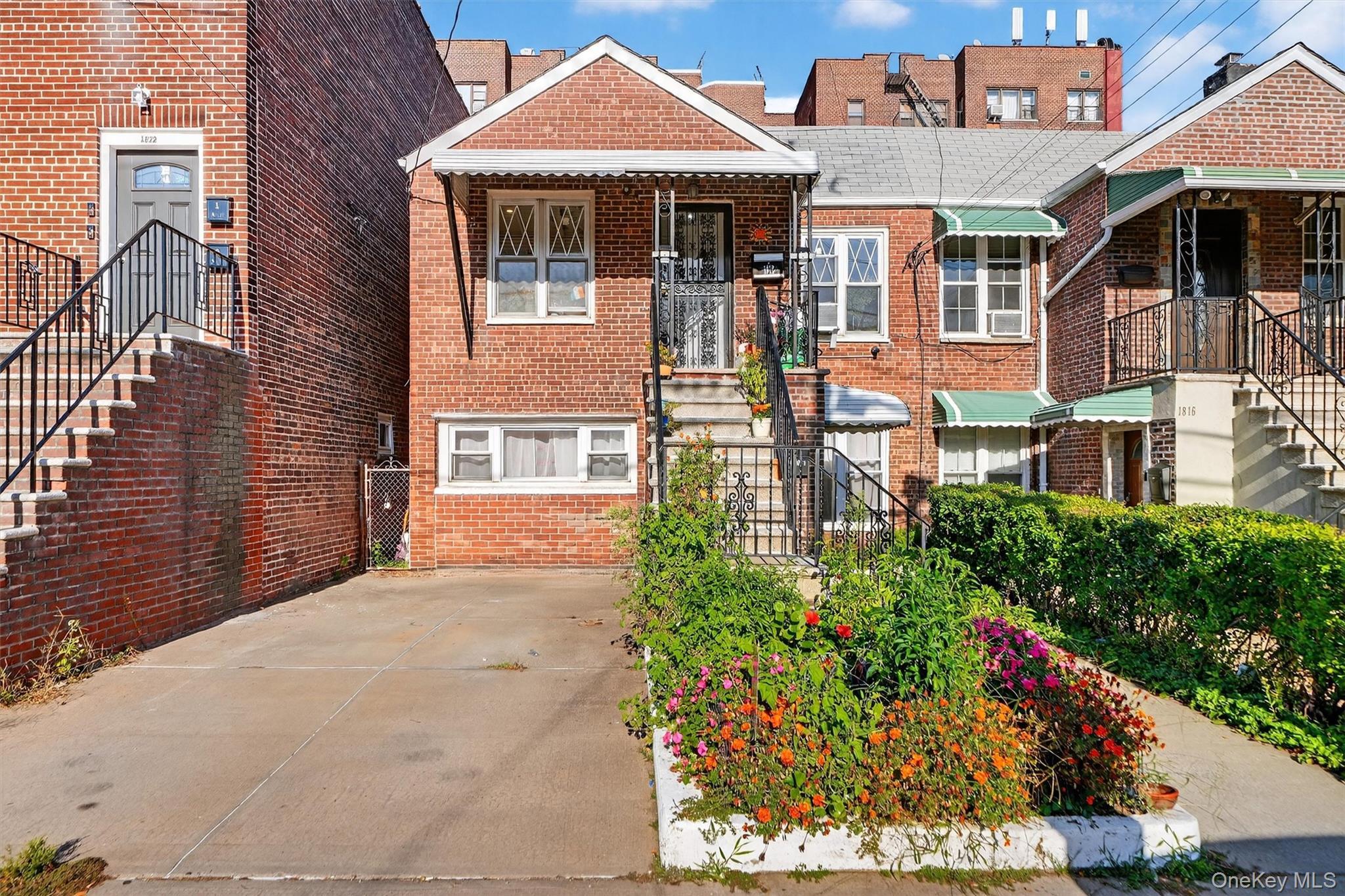 Single Family Tomlinson  Bronx, NY 10461, MLS-921244-5