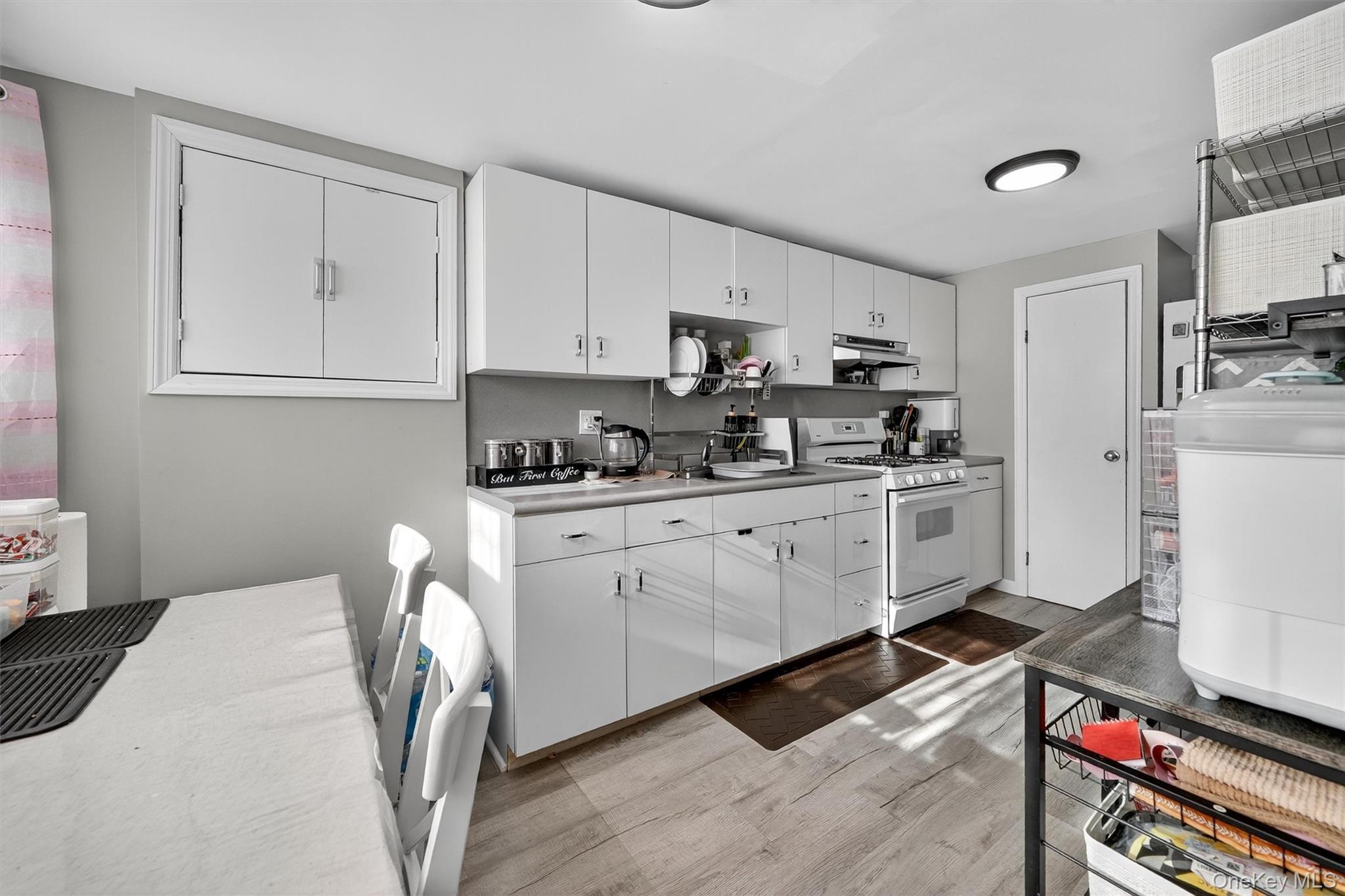 Single Family Tomlinson  Bronx, NY 10461, MLS-921244-6