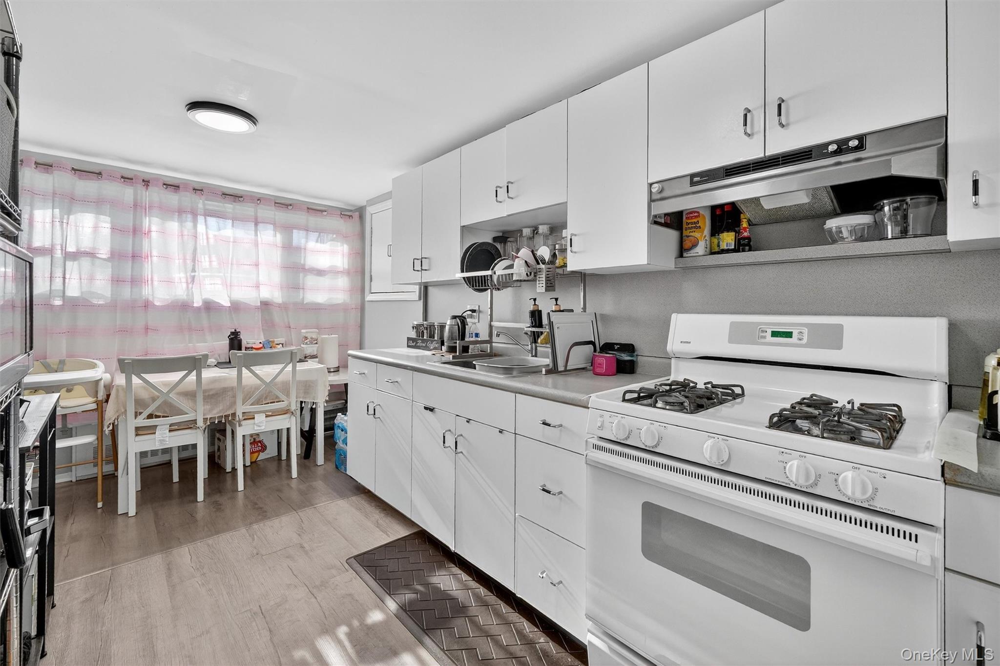 Single Family Tomlinson  Bronx, NY 10461, MLS-921244-9