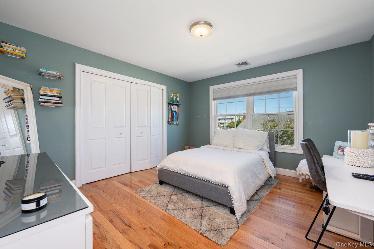 Single Family Curley Nassau County, NY 11561, MLS-921259-17