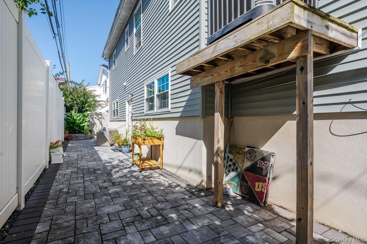 Single Family Curley Nassau County, NY 11561, MLS-921259-20