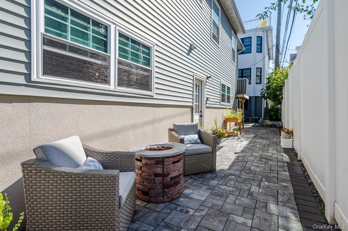 Single Family Curley Nassau County, NY 11561, MLS-921259-21