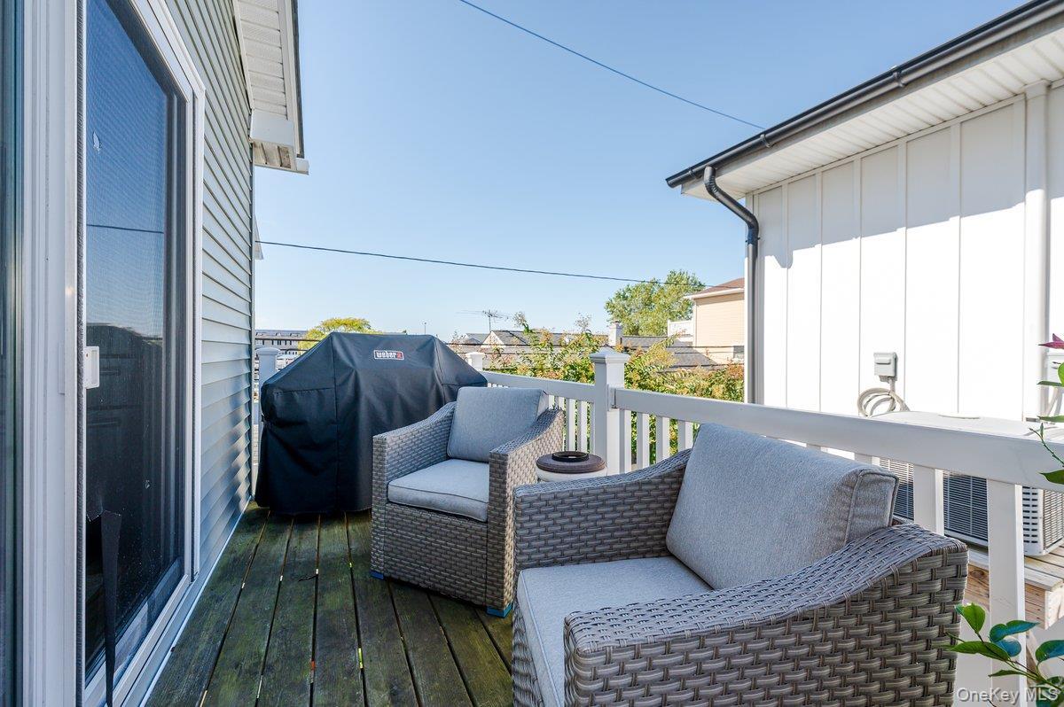 Single Family Curley Nassau County, NY 11561, MLS-921259-22