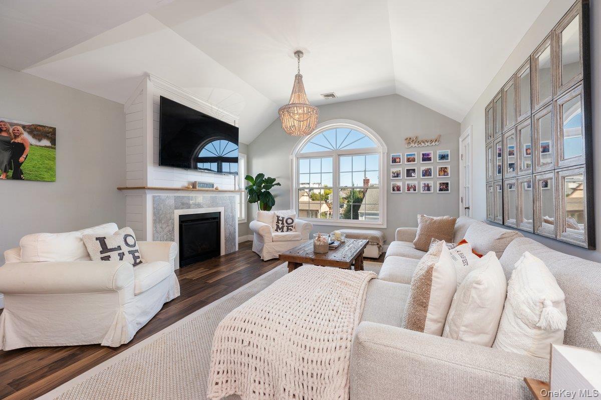 Single Family Curley Nassau County, NY 11561, MLS-921259-3