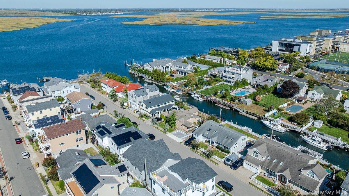 Single Family Curley Nassau County, NY 11561, MLS-921259-31