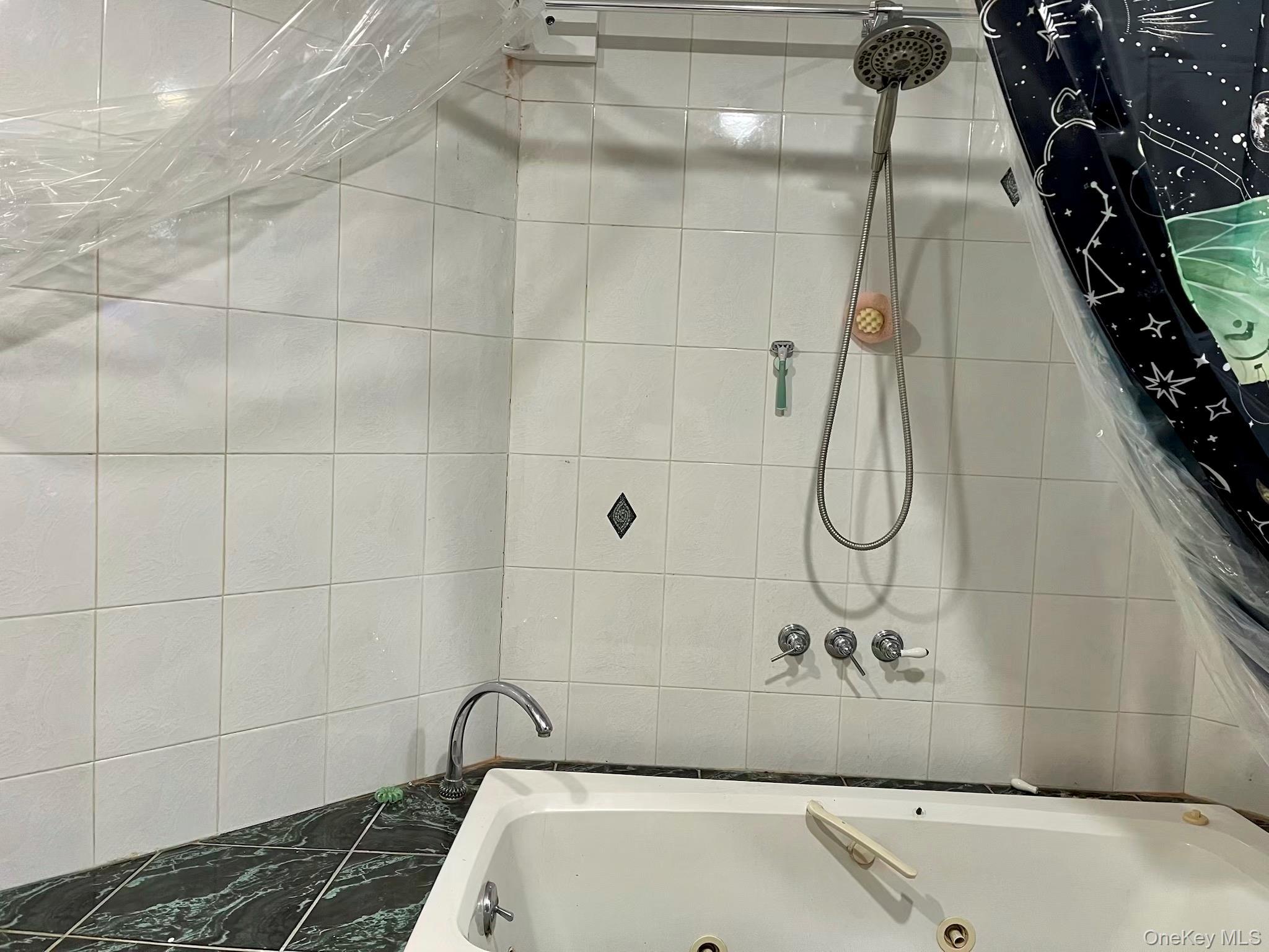 Single Family 9th Suffolk County, NY 11742, MLS-921265-16