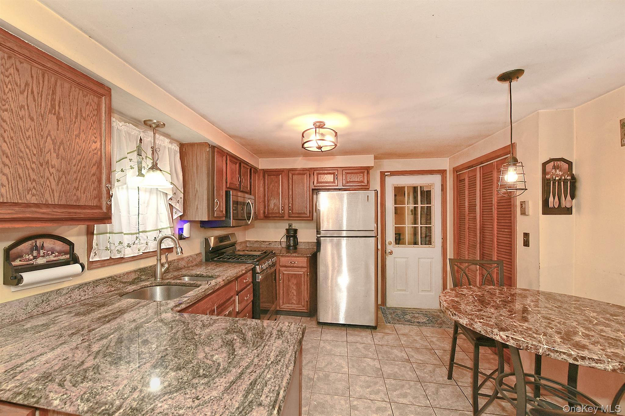 Single Family 9th Suffolk County, NY 11742, MLS-921265-4