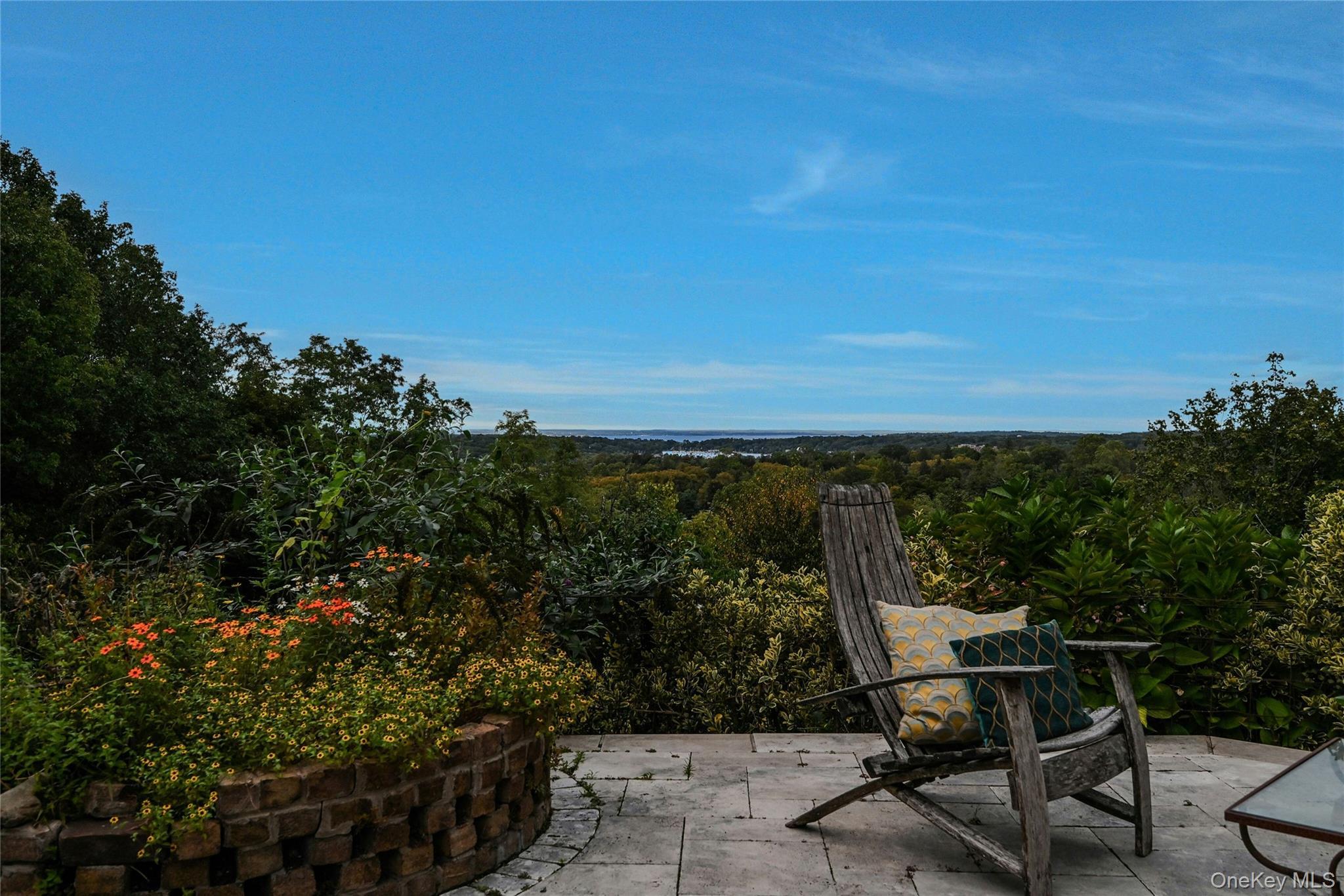 Single Family Semon Suffolk County, NY 11743, MLS-921274-13