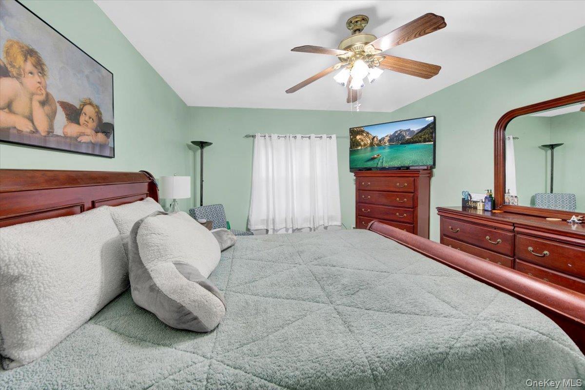 Single Family Ampere  Bronx, NY 10465, MLS-921286-20