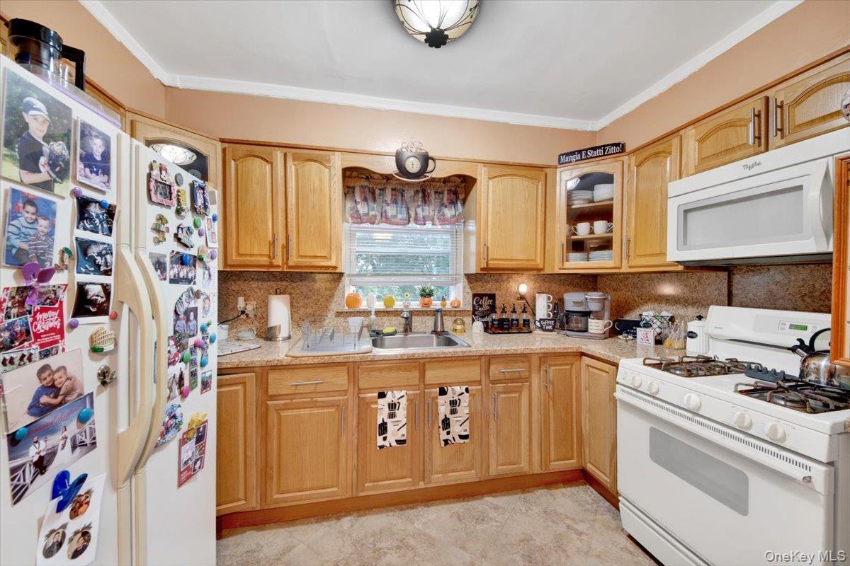 Single Family Ampere  Bronx, NY 10465, MLS-921286-23