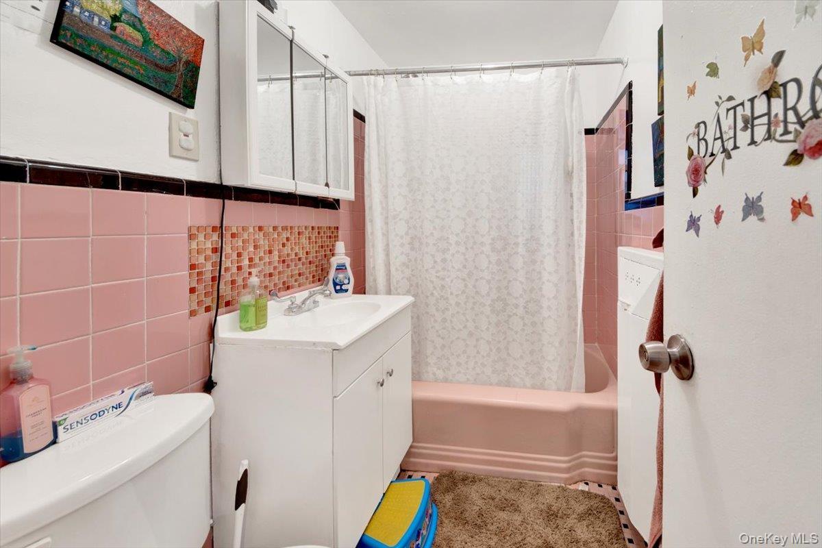 Single Family Ampere  Bronx, NY 10465, MLS-921286-9