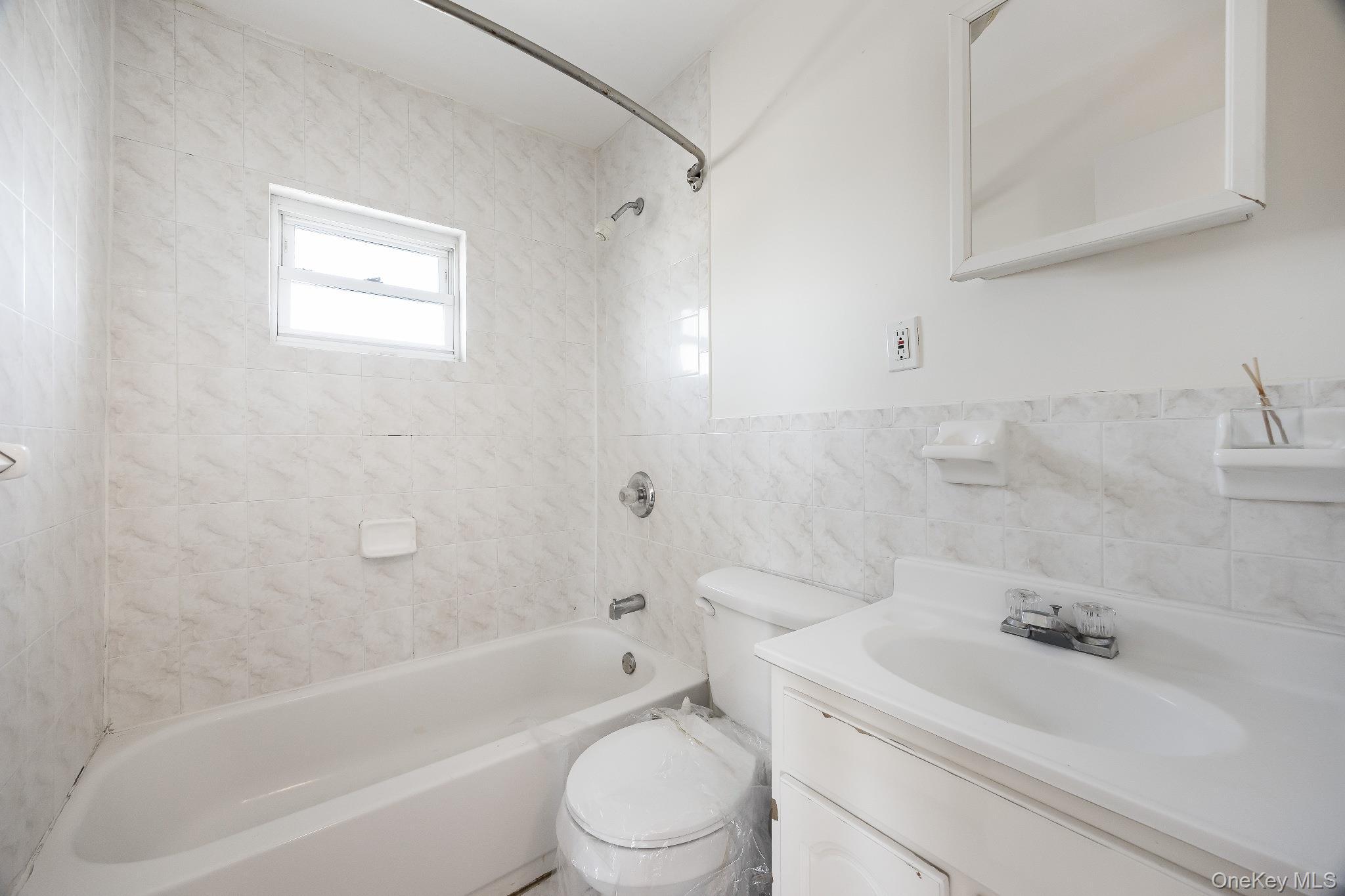 Single Family West  Nassau County, NY 11559, MLS-921295-33