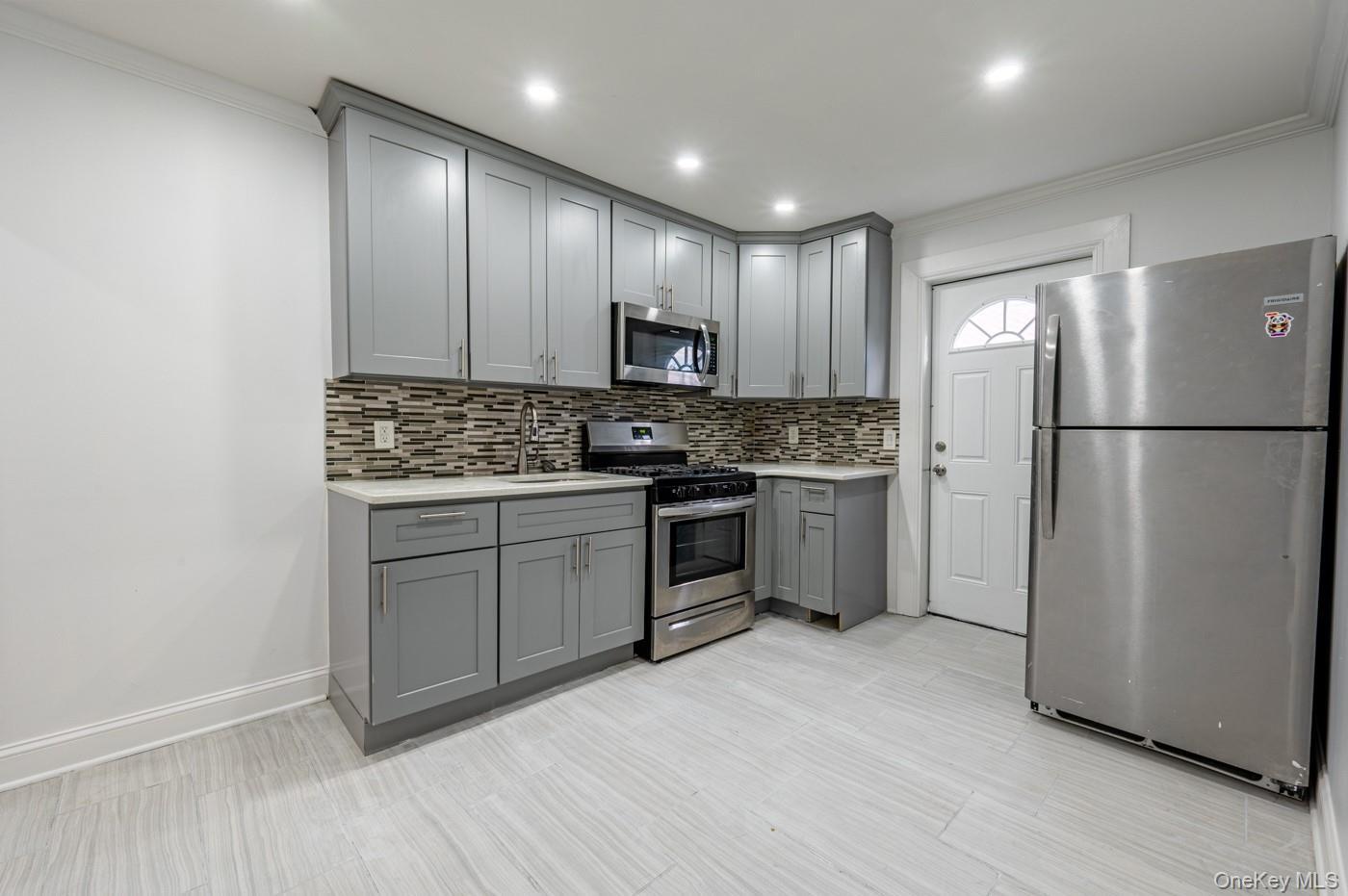 Single Family Waterbury  Bronx, NY 10462, MLS-921307-10