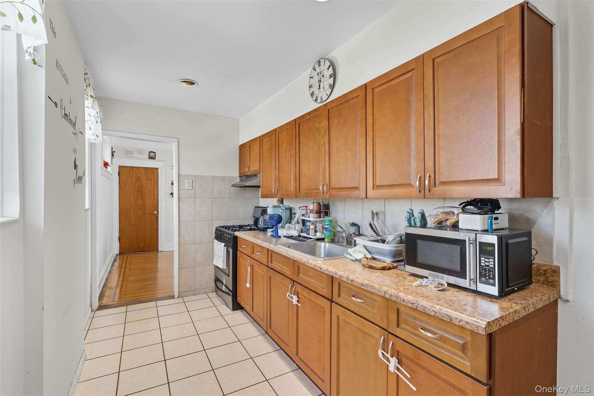 Single Family Kearney  Bronx, NY 10465, MLS-921313-25