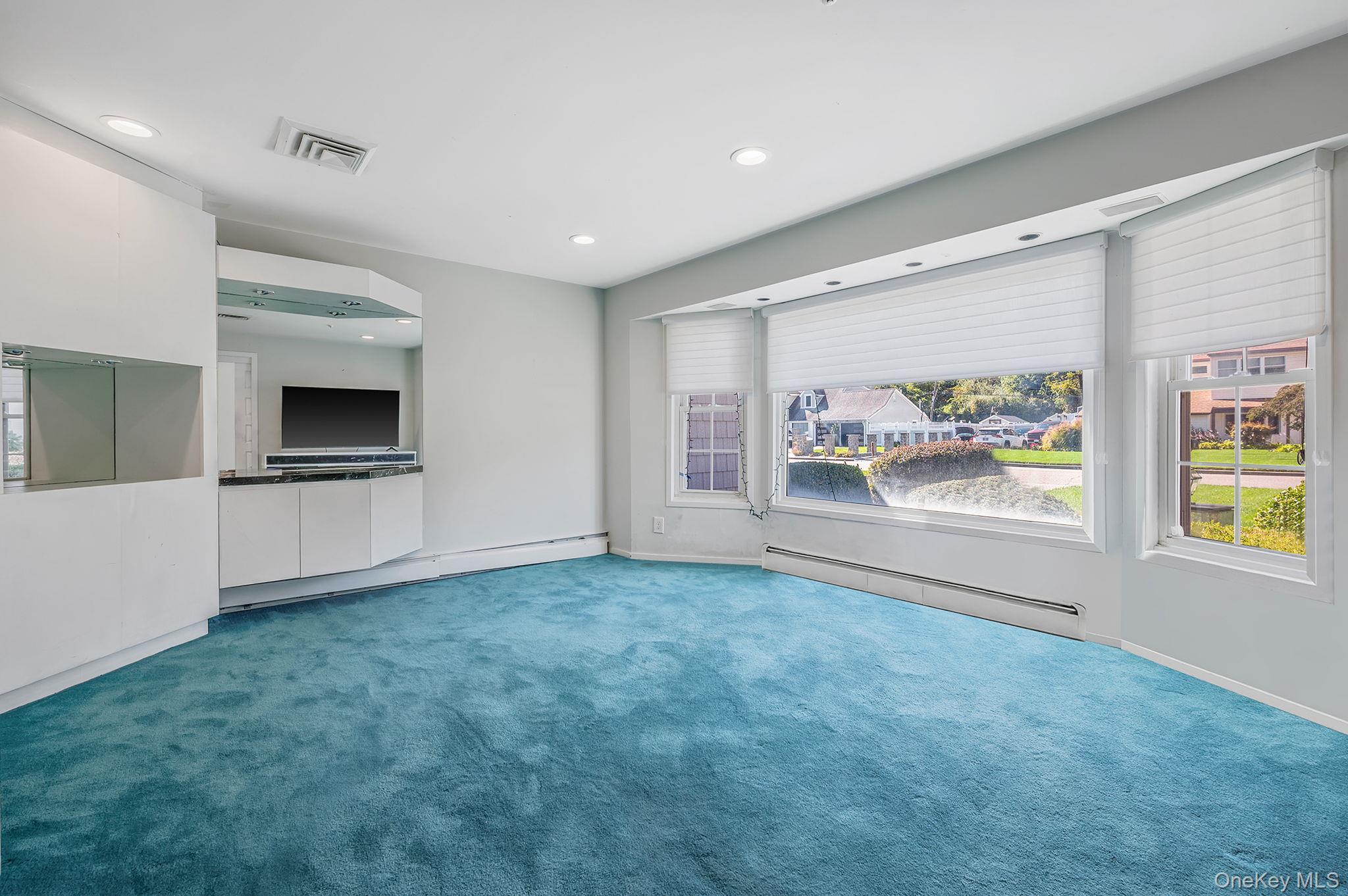 Single Family Dumond Suffolk County, NY 11727, MLS-921372-12