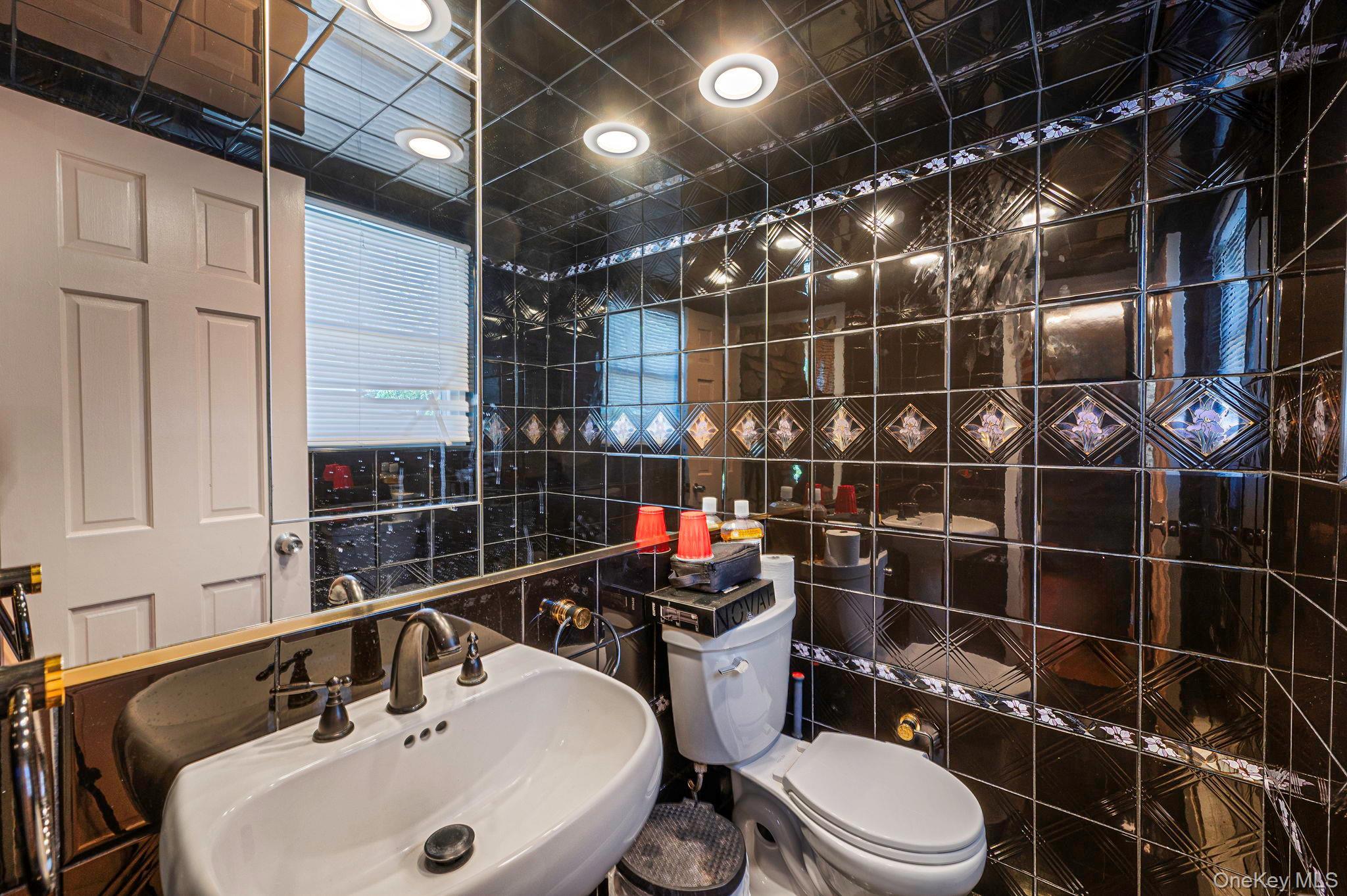 Single Family Dumond Suffolk County, NY 11727, MLS-921372-18