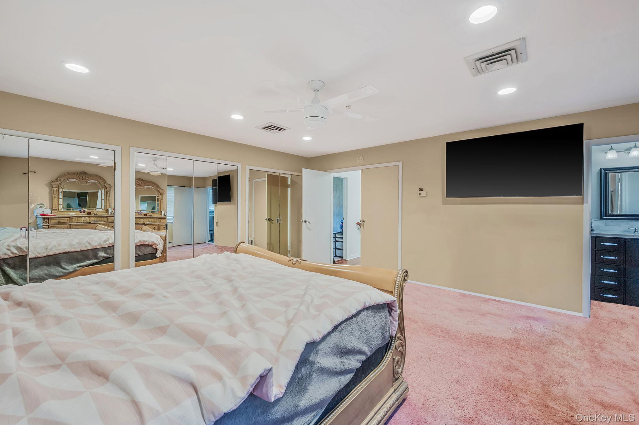 Single Family Dumond Suffolk County, NY 11727, MLS-921372-21