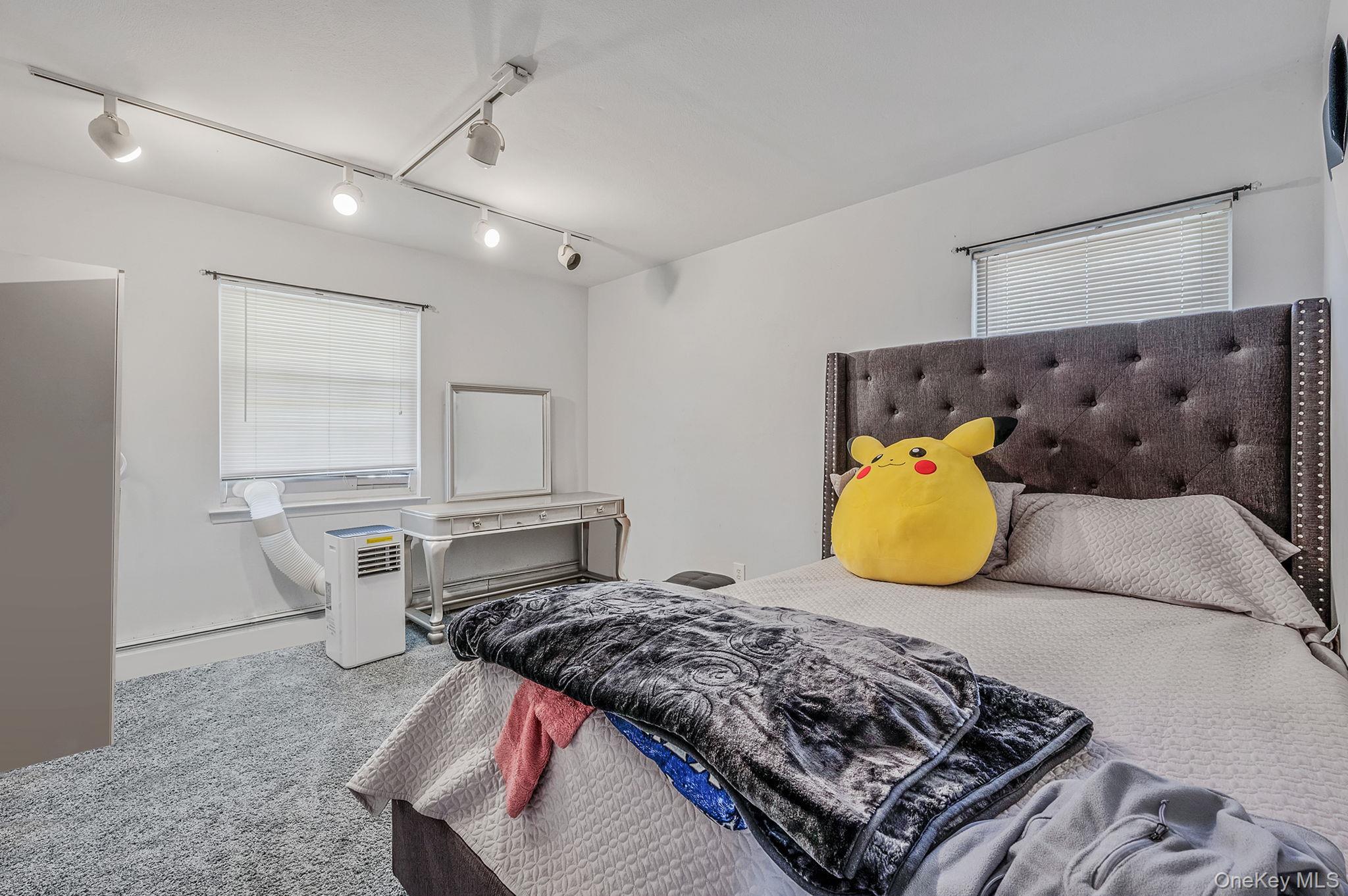 Single Family Dumond Suffolk County, NY 11727, MLS-921372-25