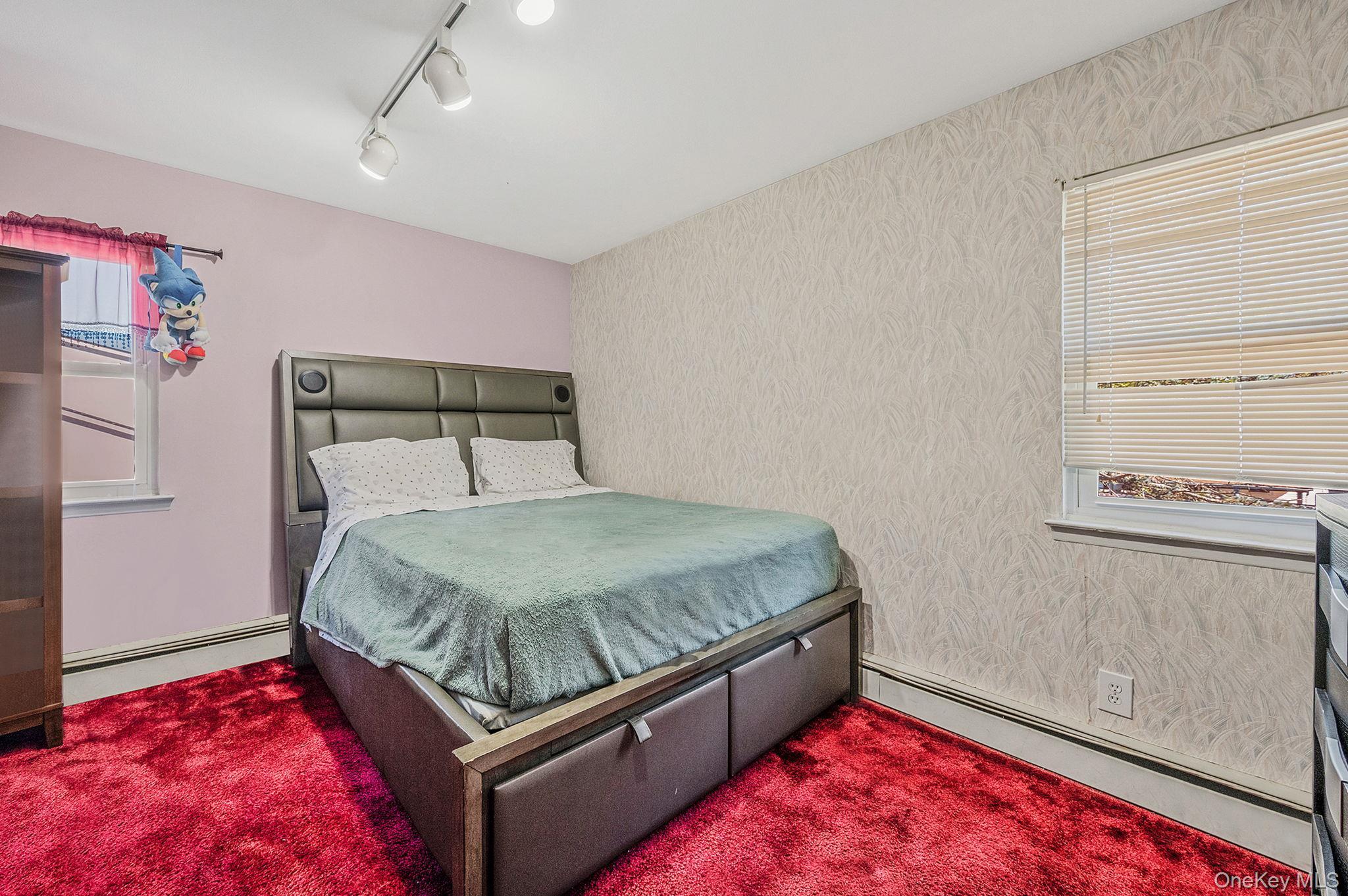 Single Family Dumond Suffolk County, NY 11727, MLS-921372-27