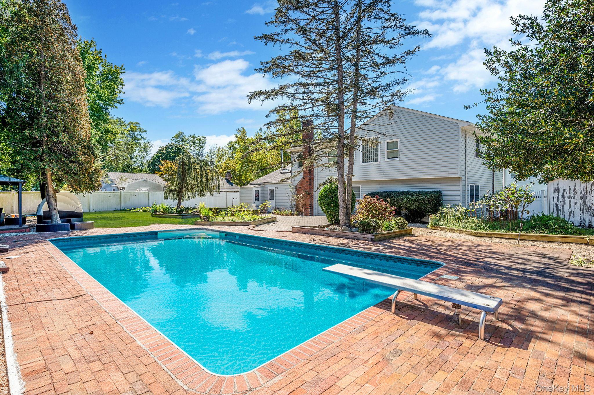 Single Family Dumond Suffolk County, NY 11727, MLS-921372-32