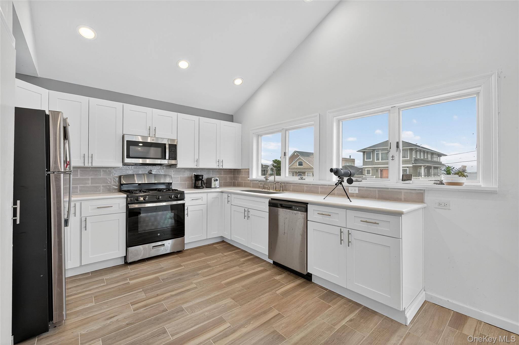 Single Family Bayview  Suffolk County, NY 11757, MLS-921380-5