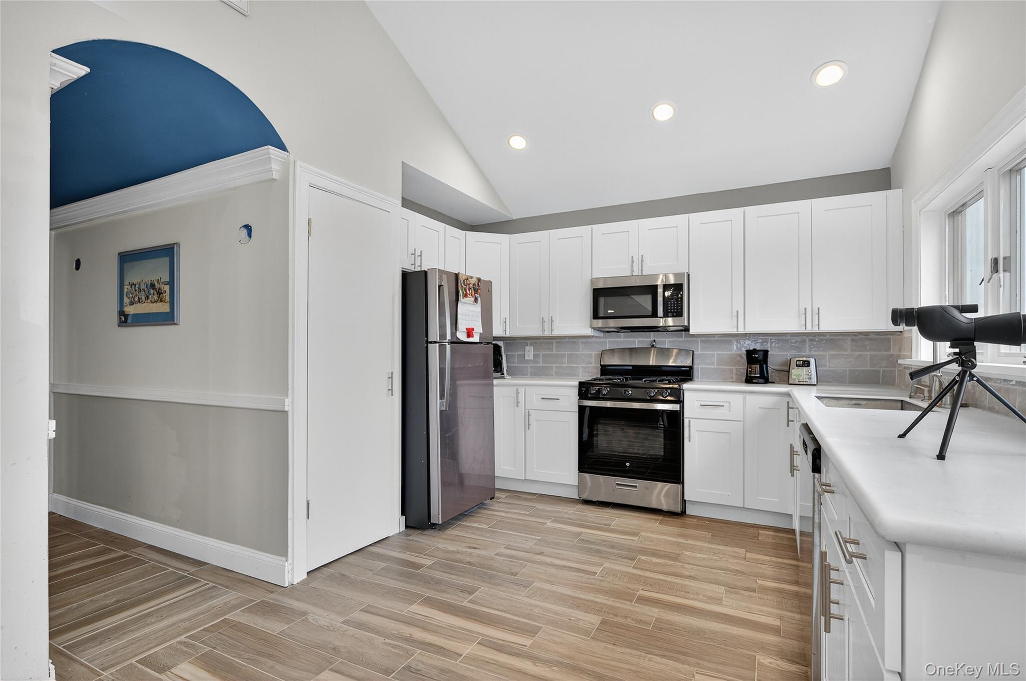 Single Family Bayview  Suffolk County, NY 11757, MLS-921380-6