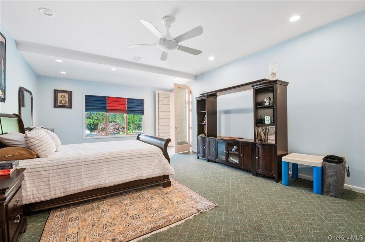 Single Family Ridge Nassau County, NY 11545, MLS-921399-17