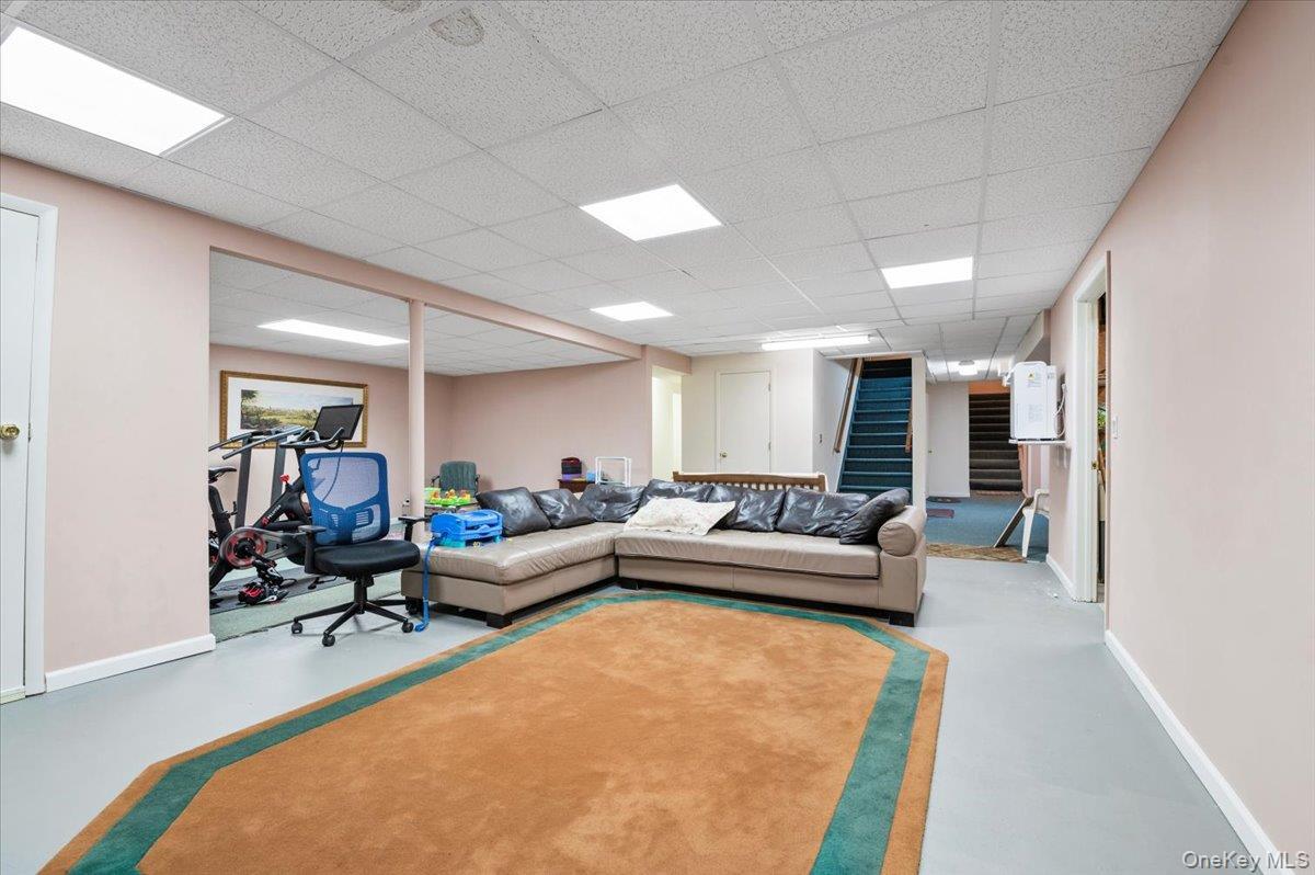 Single Family Ridge Nassau County, NY 11545, MLS-921399-31