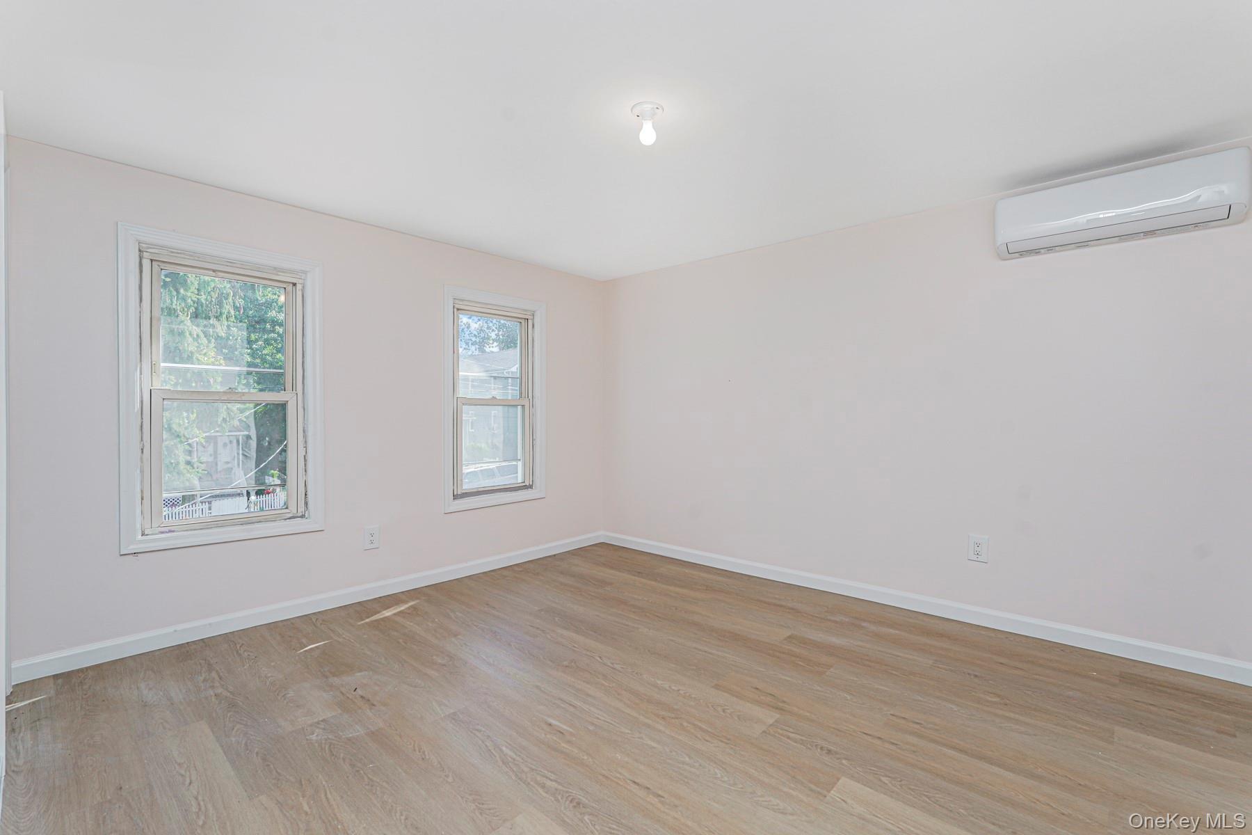 Single Family Lockman Staten Island, NY 10303, MLS-921401-12