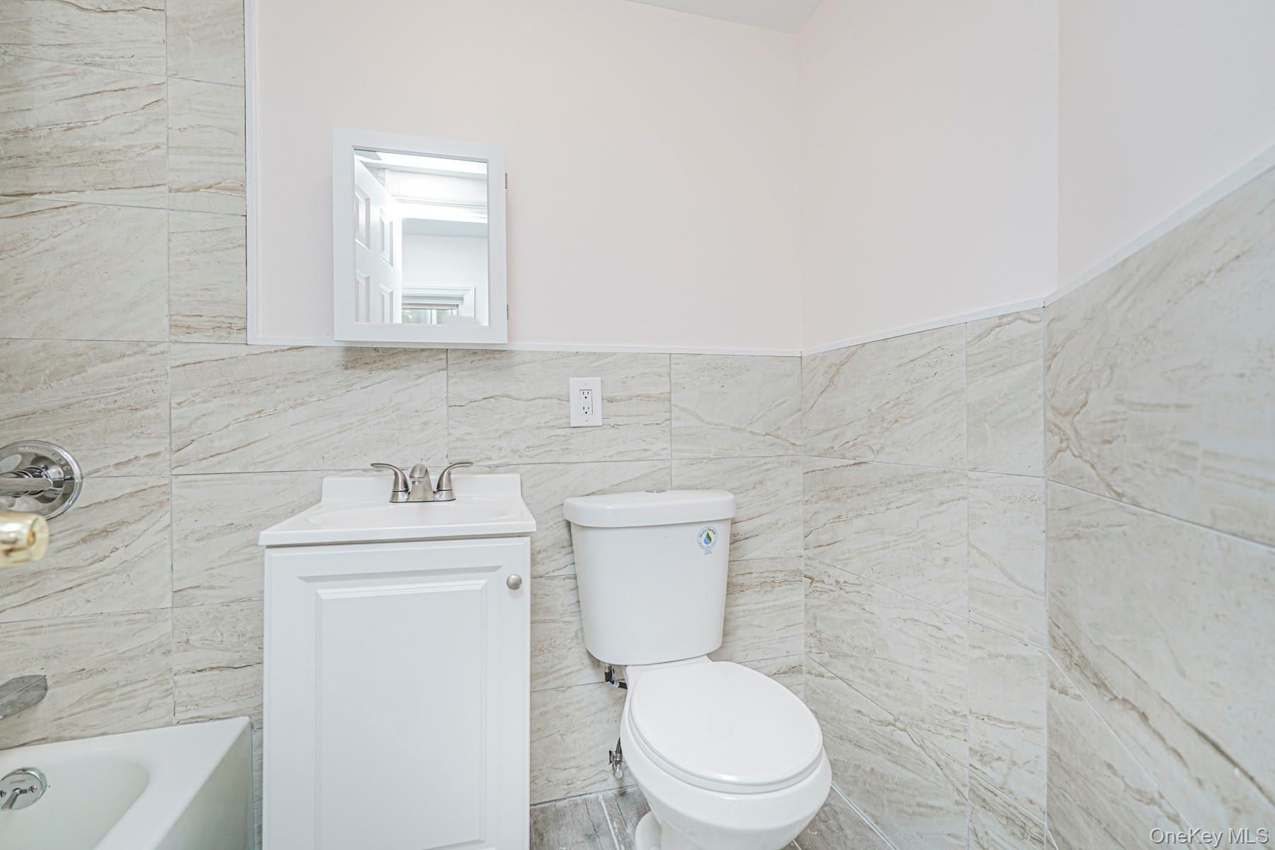 Single Family Lockman Staten Island, NY 10303, MLS-921401-18