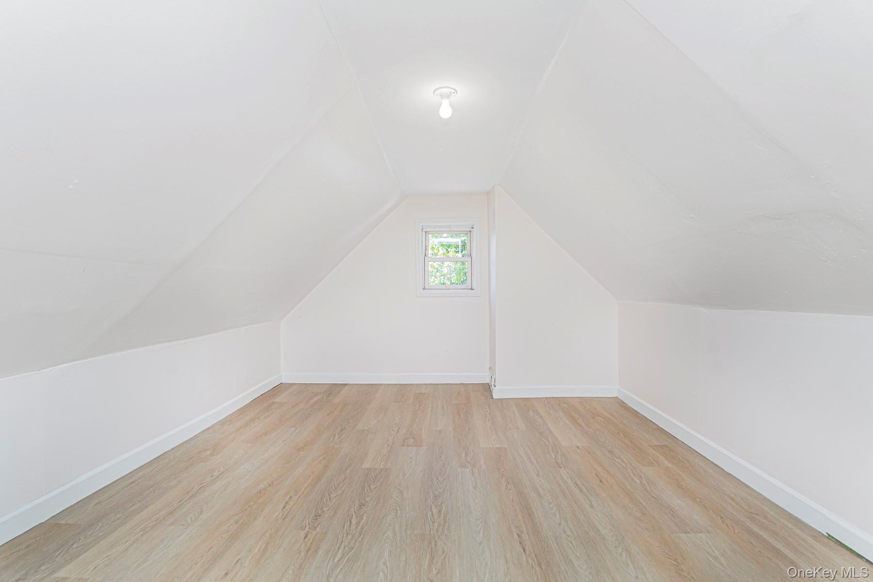 Single Family Lockman Staten Island, NY 10303, MLS-921401-21