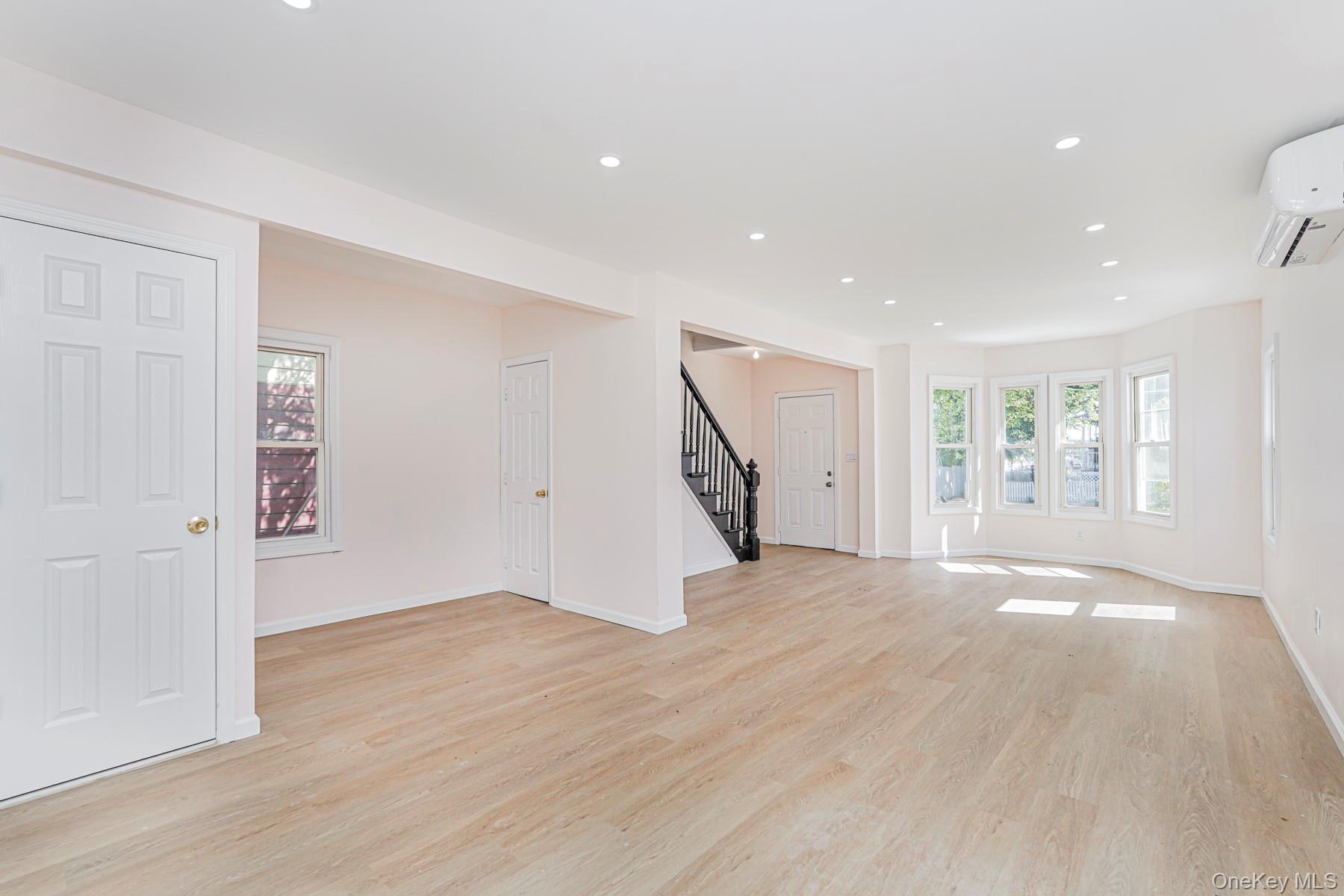 Single Family Lockman Staten Island, NY 10303, MLS-921401-5