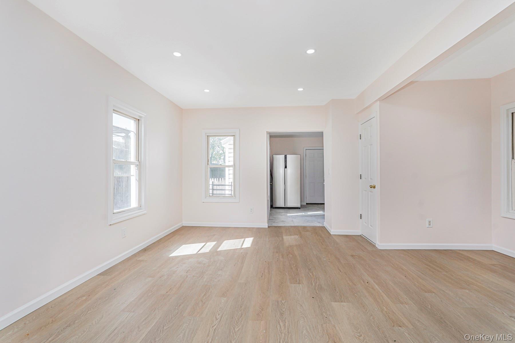 Single Family Lockman Staten Island, NY 10303, MLS-921401-6