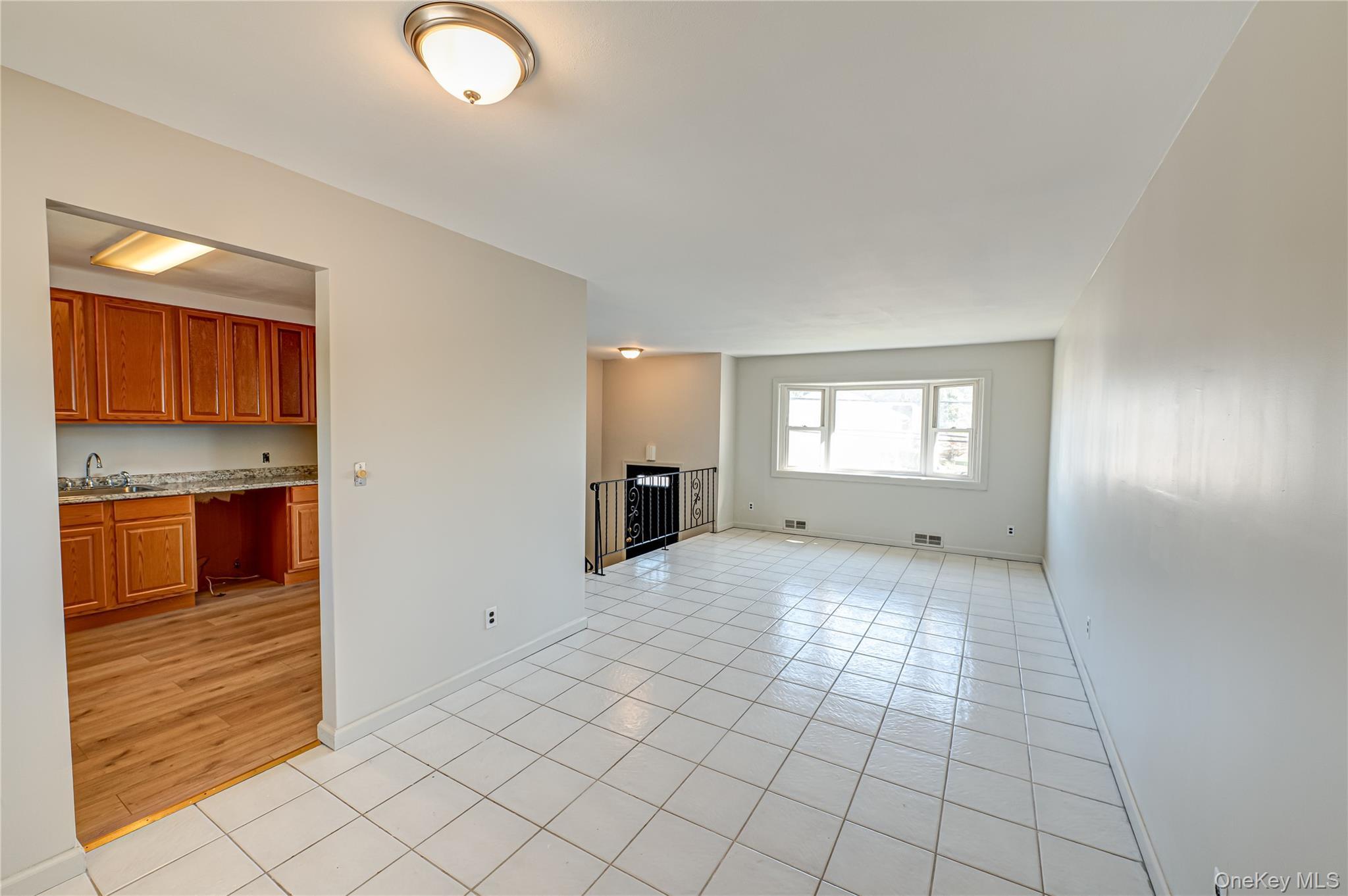 Single Family Wellwood  Suffolk County, NY 11757, MLS-921407-3