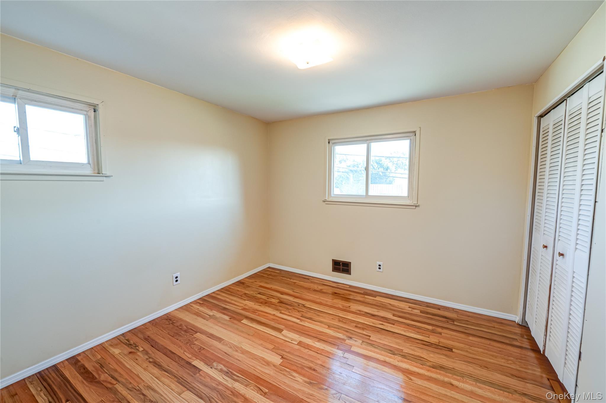 Single Family Wellwood  Suffolk County, NY 11757, MLS-921407-6