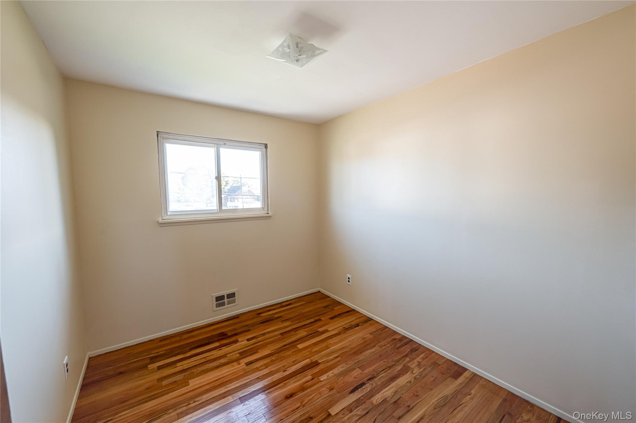 Single Family Wellwood  Suffolk County, NY 11757, MLS-921407-7